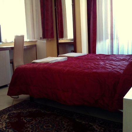 Hotel Conte Ruggero Серра-Сан-Бруно Номер фото