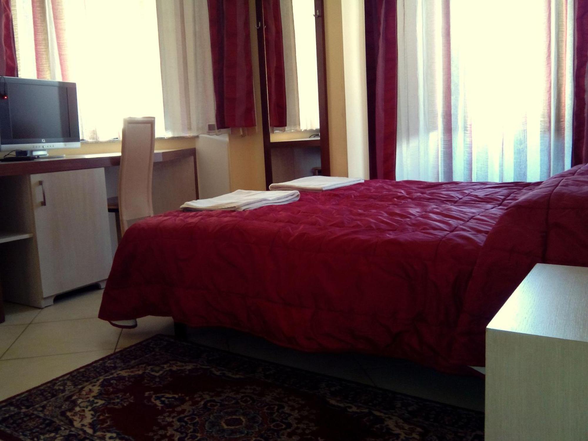 Hotel Conte Ruggero Серра-Сан-Бруно Номер фото