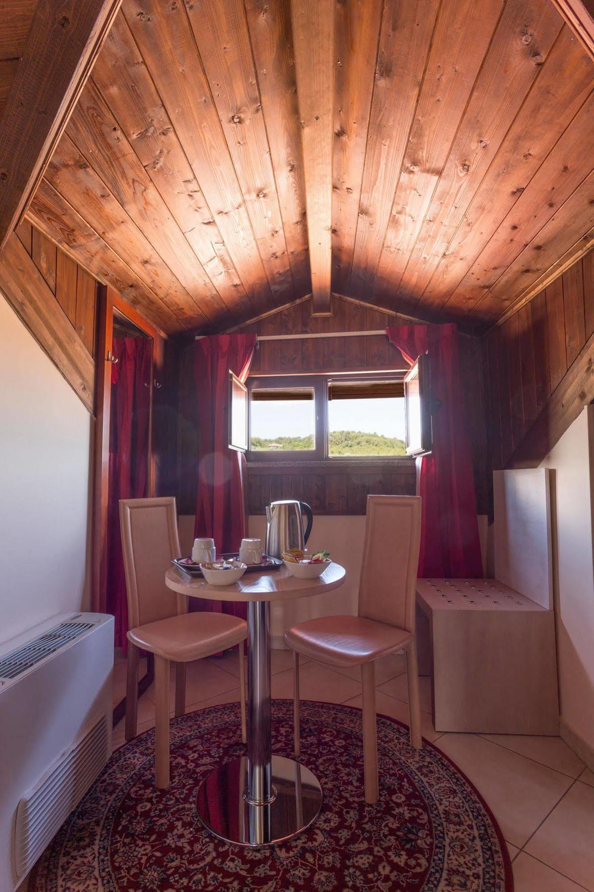 Hotel Conte Ruggero Серра-Сан-Бруно Экстерьер фото