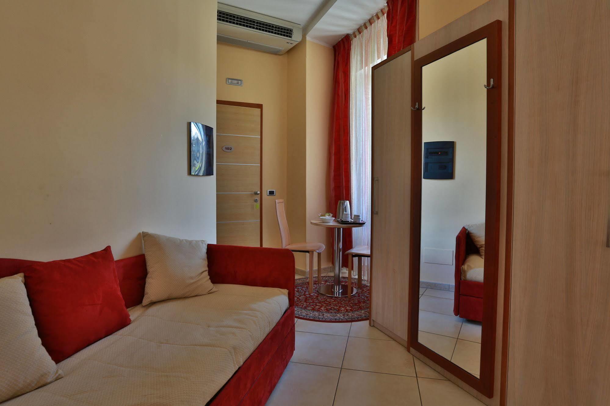 Hotel Conte Ruggero Серра-Сан-Бруно Экстерьер фото