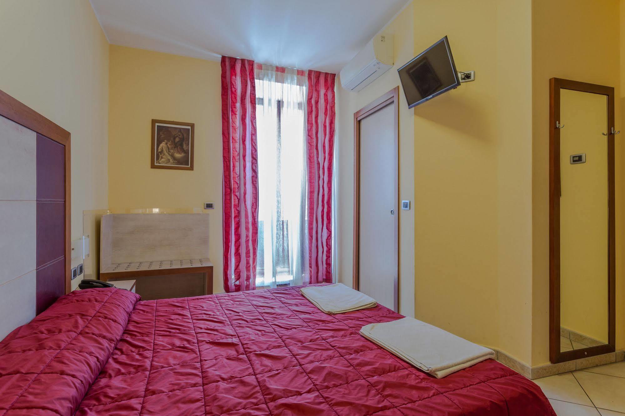 Hotel Conte Ruggero Серра-Сан-Бруно Экстерьер фото