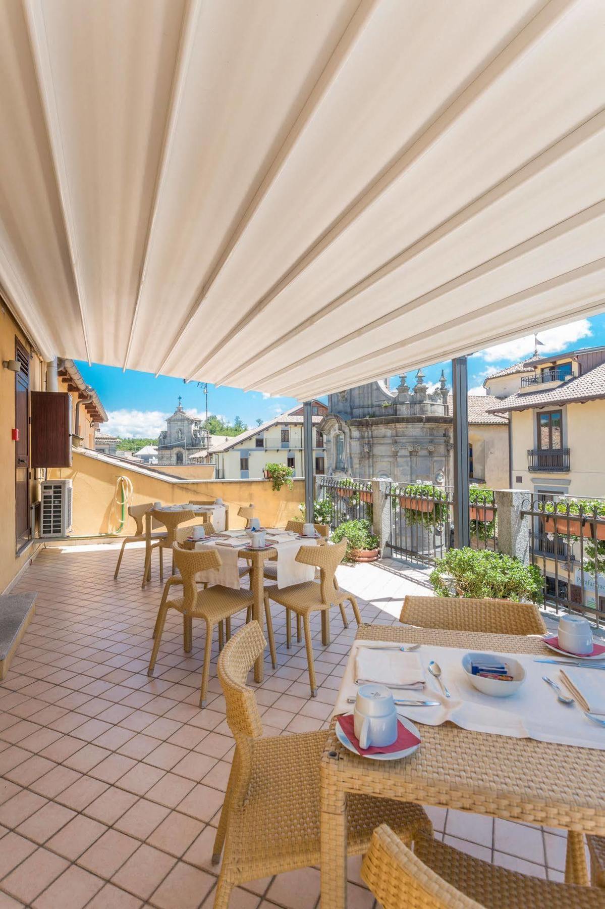 Hotel Conte Ruggero Серра-Сан-Бруно Экстерьер фото