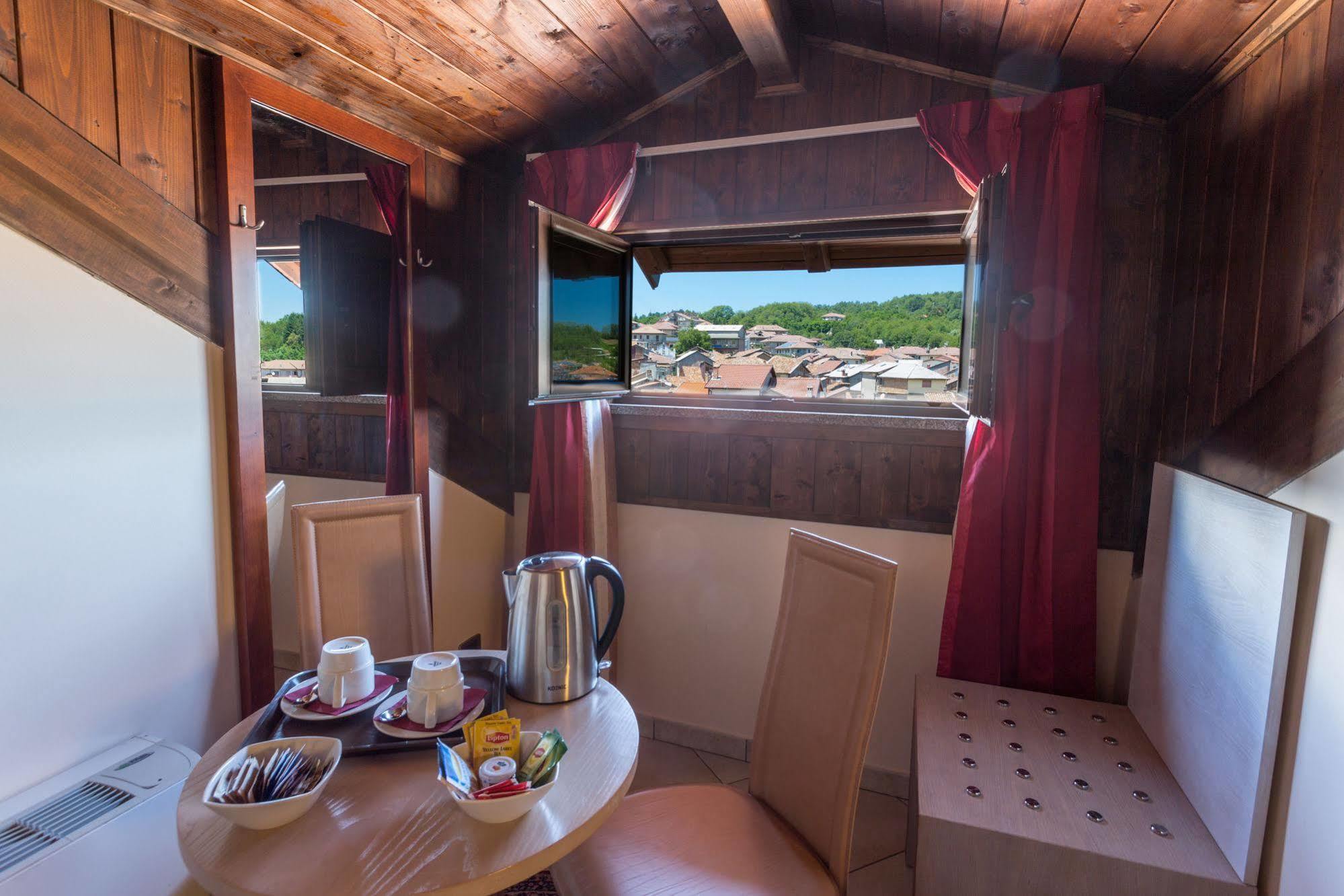 Hotel Conte Ruggero Серра-Сан-Бруно Экстерьер фото