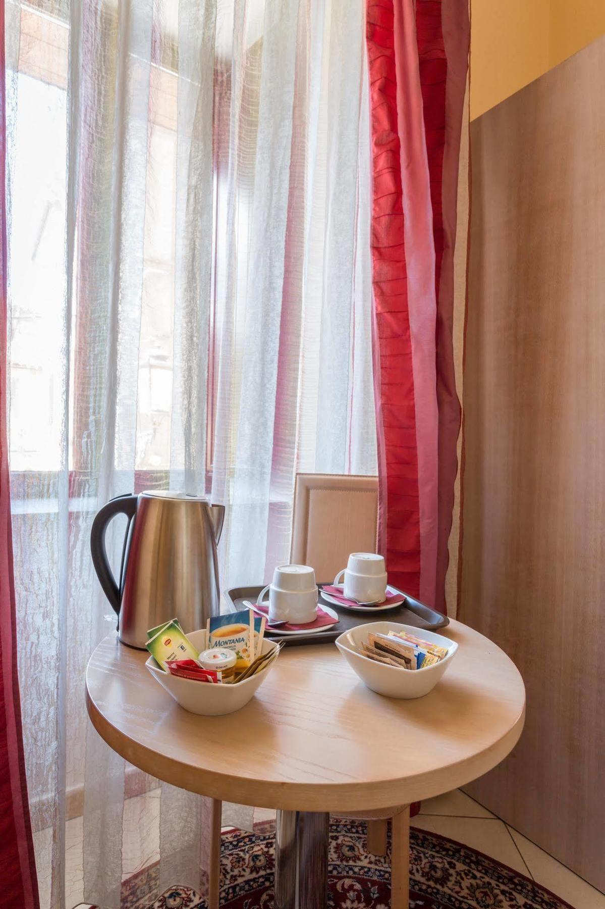 Hotel Conte Ruggero Серра-Сан-Бруно Экстерьер фото
